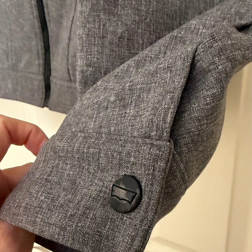 Levi's Men's Gray Thick Jacket with Black Hood - Size S - Picture 4 of 11